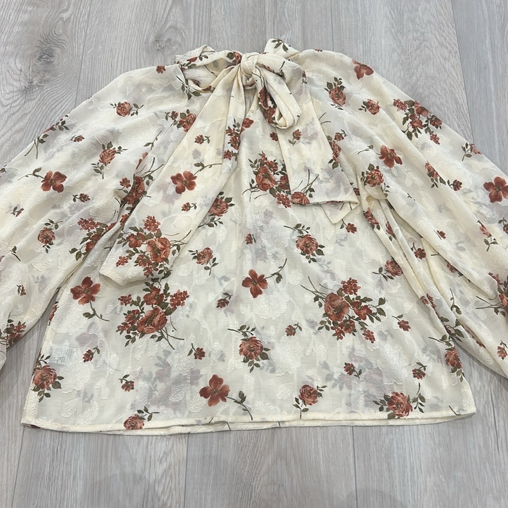 RED DRESS floral blouse with bow tie in the back. Never worn. - Picture 2 of 4